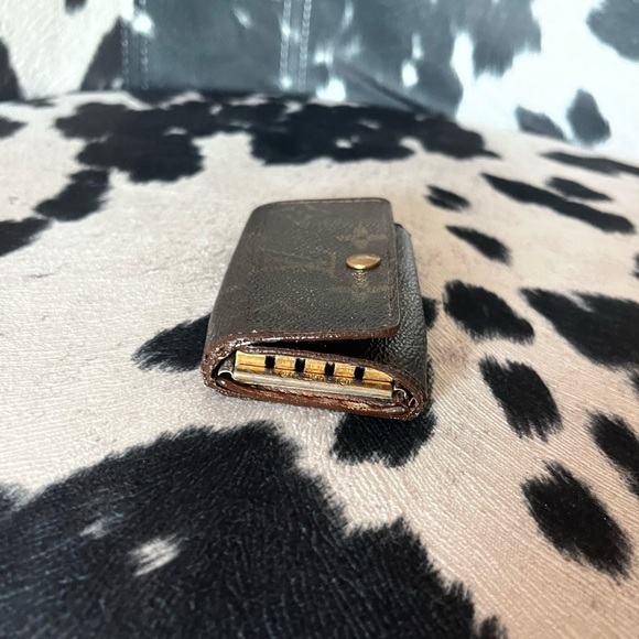 #119 RA0053 Louis Vuitton Monogram Brown Four Key Holder - Picture 5 of 14